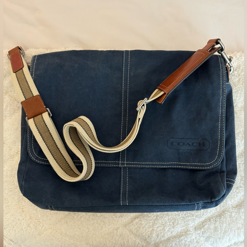 Vintage Coach Denim Material Messenger Bag💙